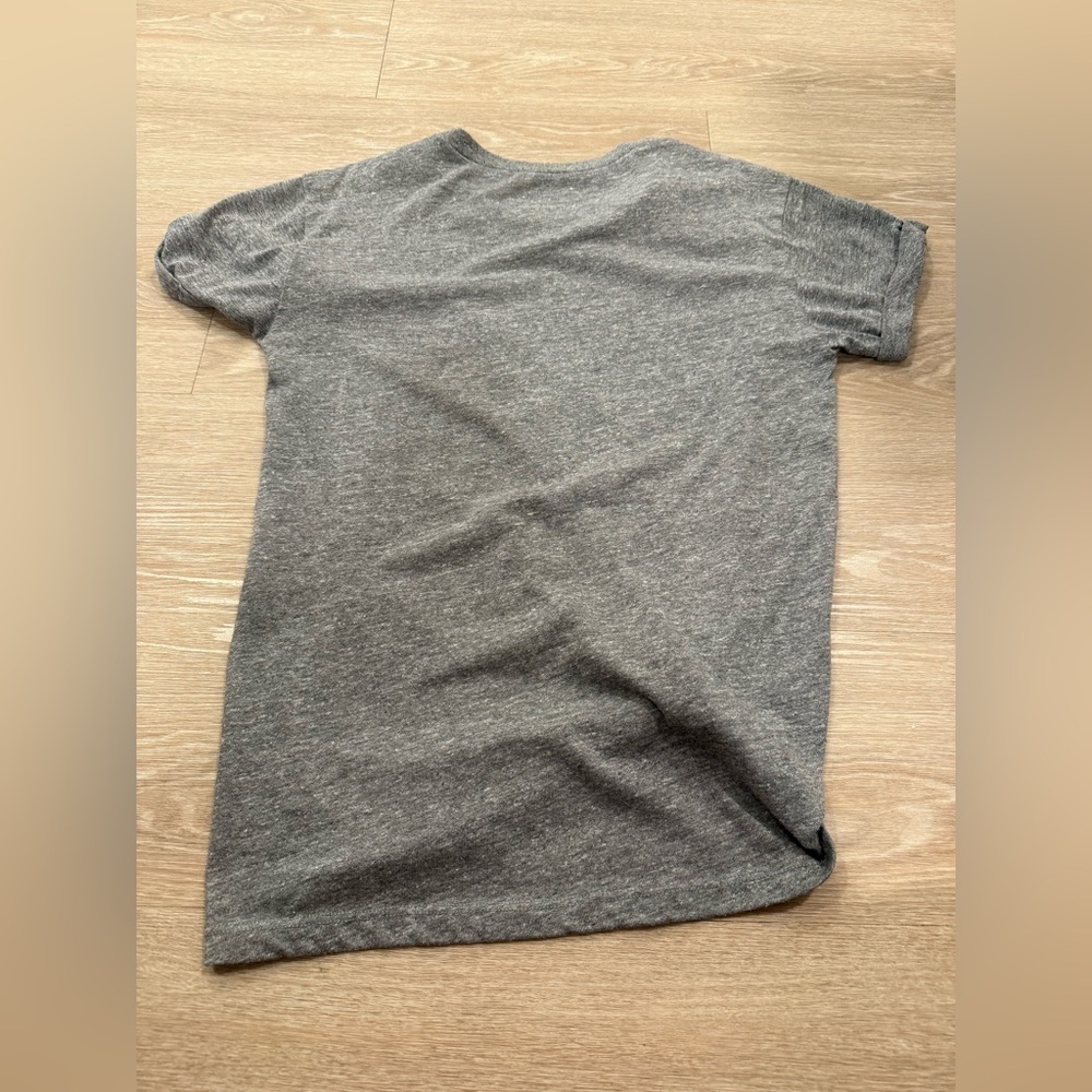 Chaser Def Leppard Short Rolled Sleeve Crew Neck Graphic Tee - Picture 5 of 5